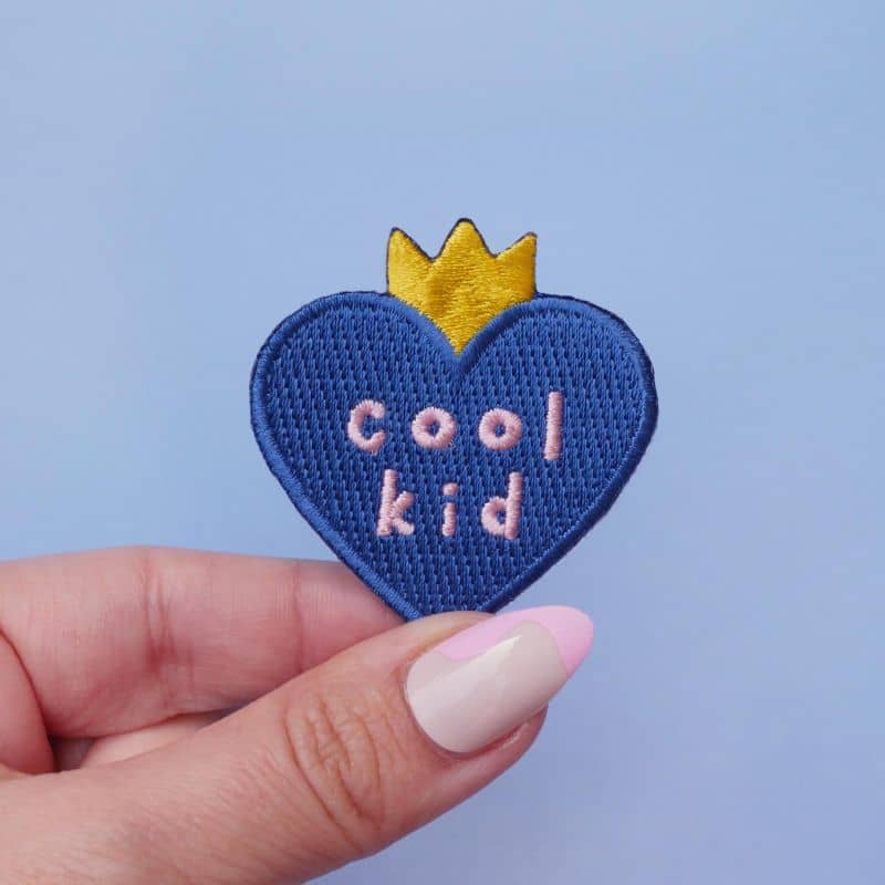 Patch thermocollant broderie diy chien de Malicieuse - Cool kid