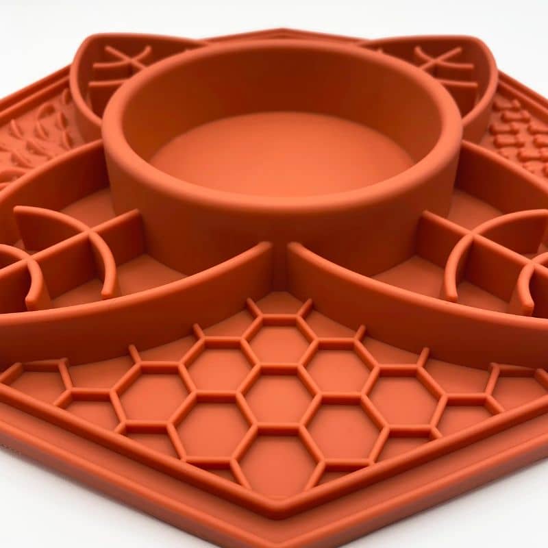 gamelle anti-glouton et tapis de léchage pour chien Barkin permettant de manger moins vite et de réduire l'anxiété en terracotta