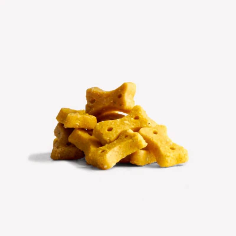 Friandises naturelles pour chien en forme d'os croustillants au peanut butter (beurre de cacahuete), curcuma et noix de coco Beco Pets