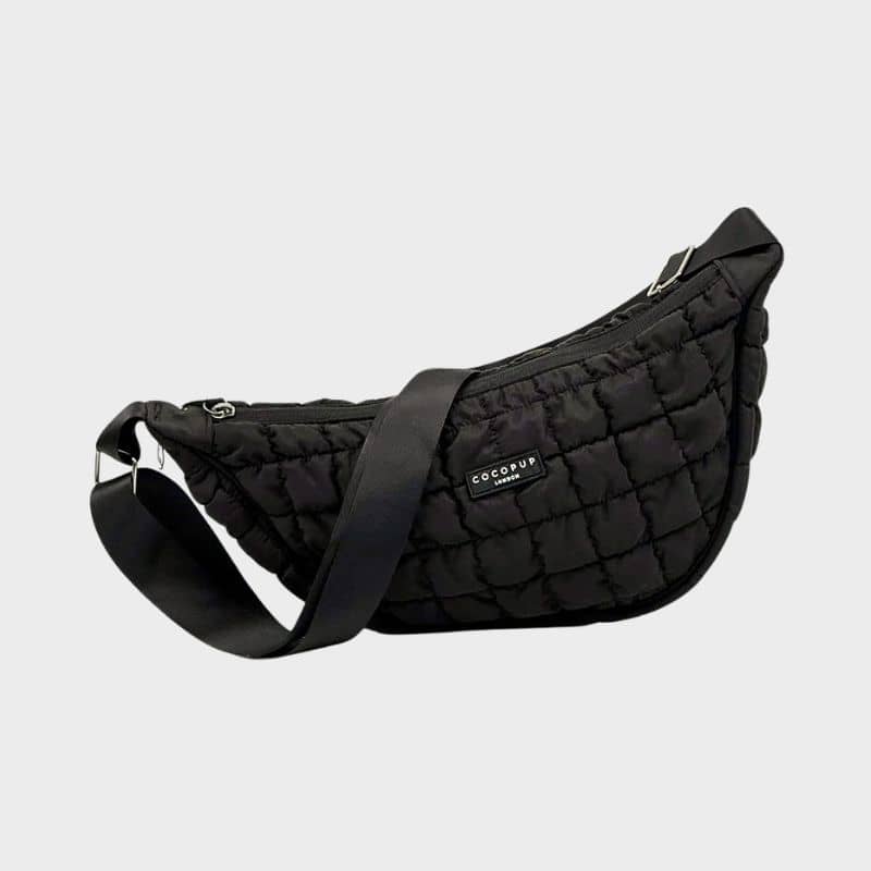 Sac de promenade pour balader son chien de Cocopup London : Crossbody crescent dog walking bag