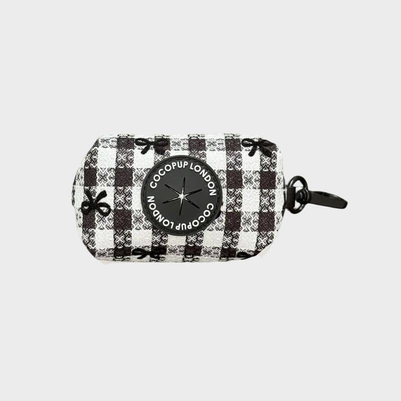 Distributeur de sacs à déjection chien de Cocopup London collection Pup in Paris