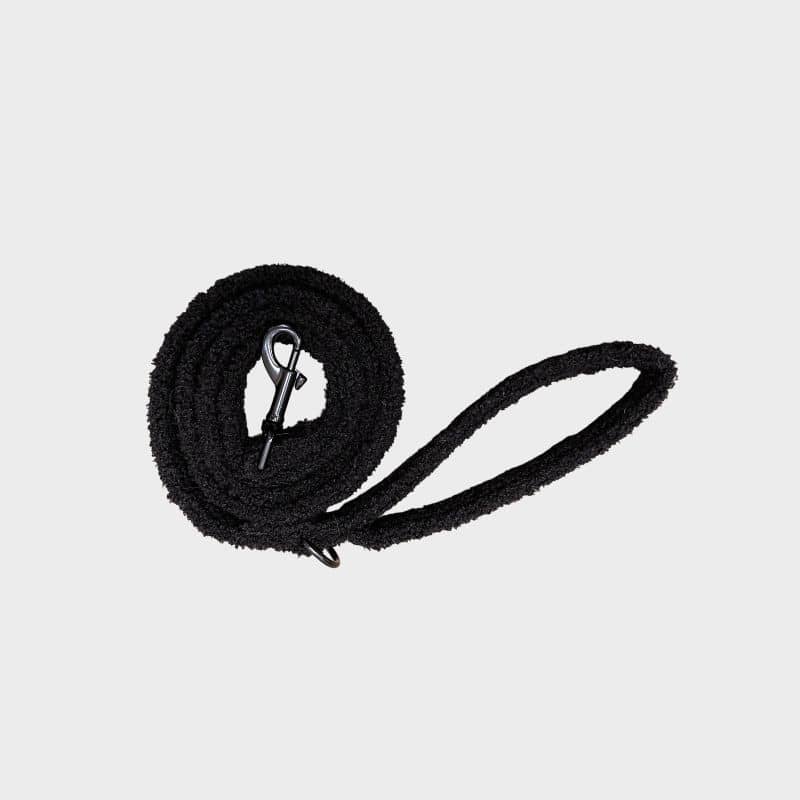 Laisse pour chien en teddy noir de Cocopup London