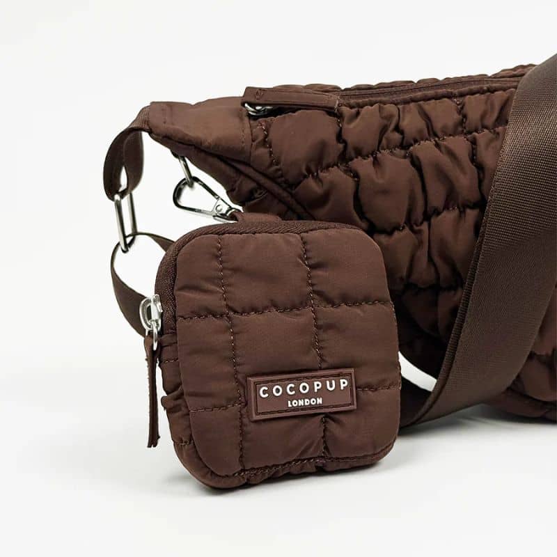 Mini treat bag pour les friandises de chien de cocopup london en marron espresso