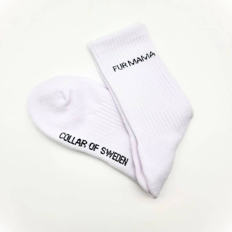 Chaussettes blanches avec texte "fur mama"
