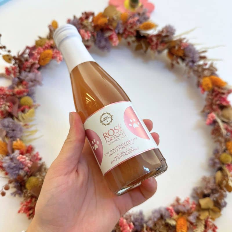 bouteille de vin rosé pour chien Dolci Impronte : jus de pomme et myrtille
