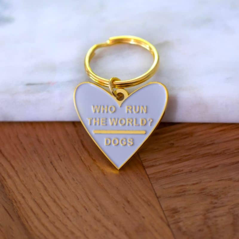 Médaille pour chien / porte-clé Floofs & Cookies en forme de coeur Who run the world ? Dogs