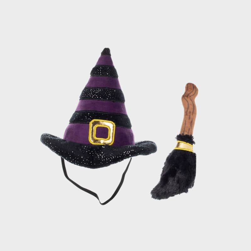 Déguisement Halloween pour chien If the broom fits set par Fringe : costume de sorcière avec chapeau qui couine et balai 