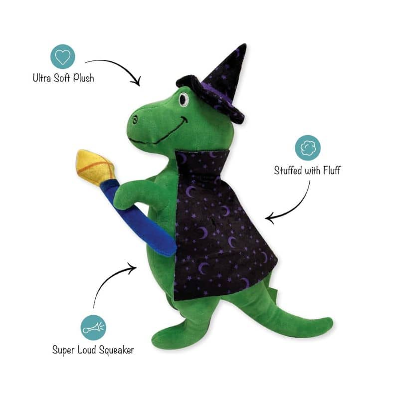 jouet peluche Halloween pour chien Spell O Saurus de la marque Fringe en forme de dinosaure TRex déguisé en sorcier avec sa cape, son chapeau pointu et son balai