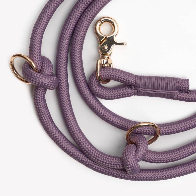 Détail de la laisse pour chien multipositions handsfree de Furlou en mauve lilac