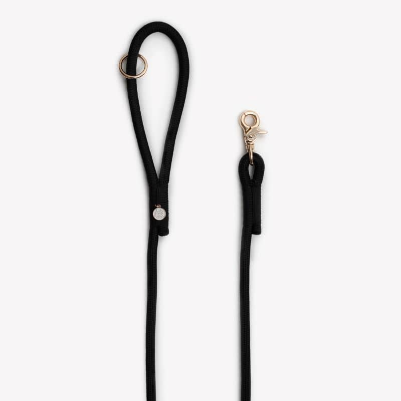 Détail laisse pour chien en corde en noir de Furlou
