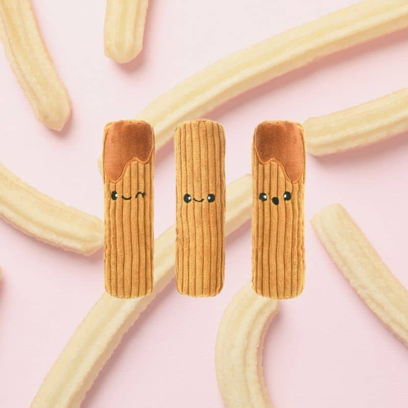 jouet interactif et d'occupation pour chien en forme de churros food party Hugsmart : peluche de fouille dans laquelle cacher des friandises 