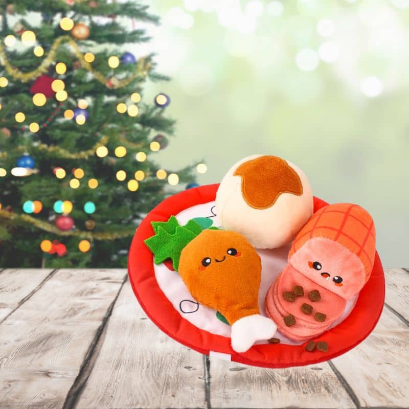 jouet interactif peluche repas de noel dans laquelle vous pouvez cacher des friandises pour occuper votre chien happy woofmas christmas dinner Hugsmart