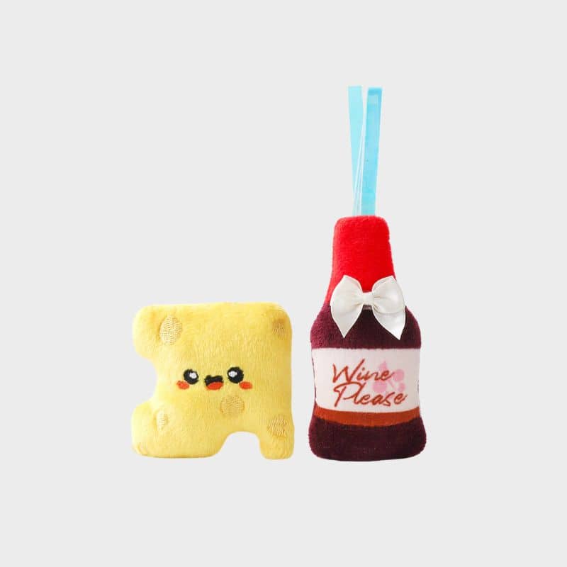 Jeux pour chat en forme de fromage et de bouteille de vin de la marque Hugsmart avec de l'herbe à chat