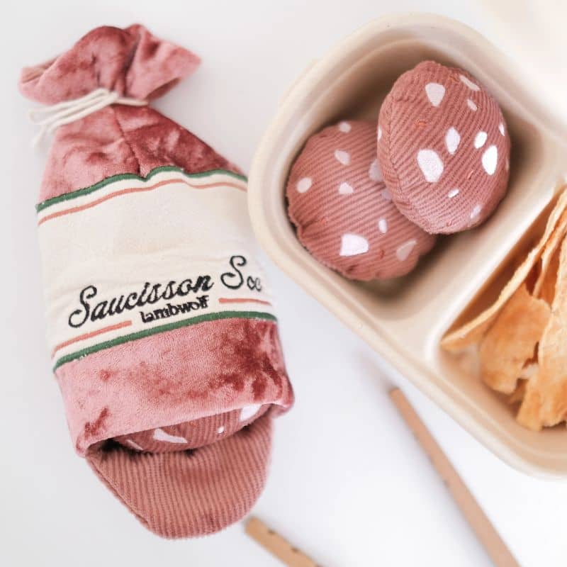 Jouet pour chien interactif de type nosework en forme de saucisson