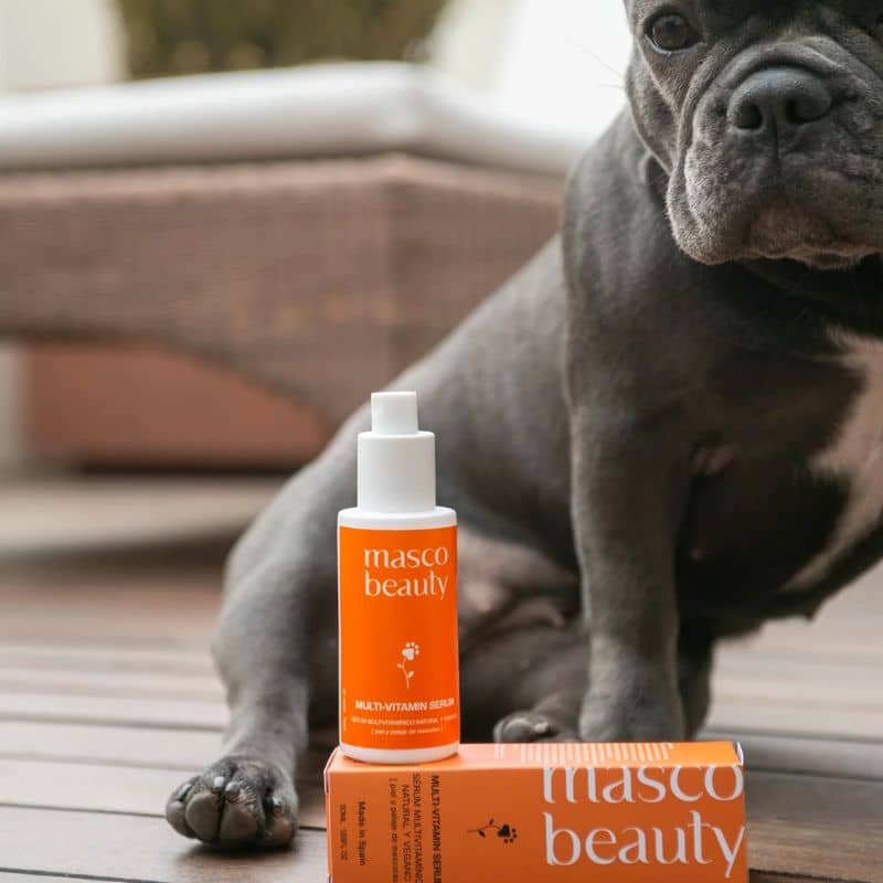 Ce serum multi vitamines pour chien et chat Masco Beauty  hydrate, régénère et soigne la peau de façon à éviter les irritations, les dermatites, etc...