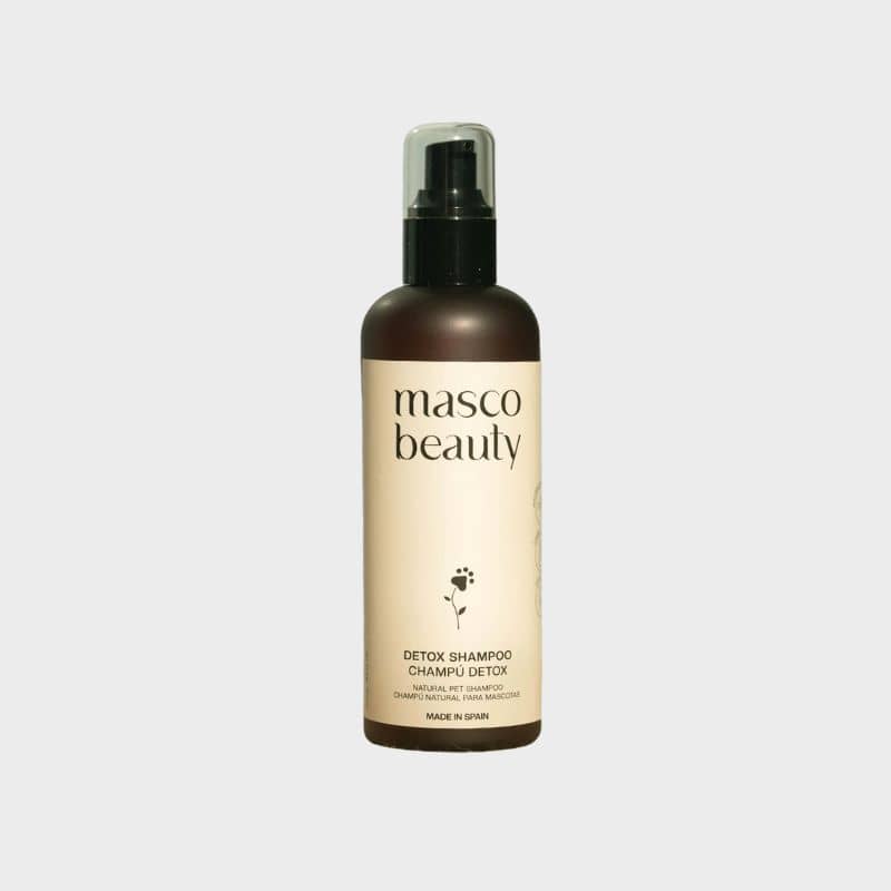Ce shampoing Detox pour chien et chat Masco Beauty à haute teneur en aloe vera (20%) est particulièrement adapté aux peaux sensibles