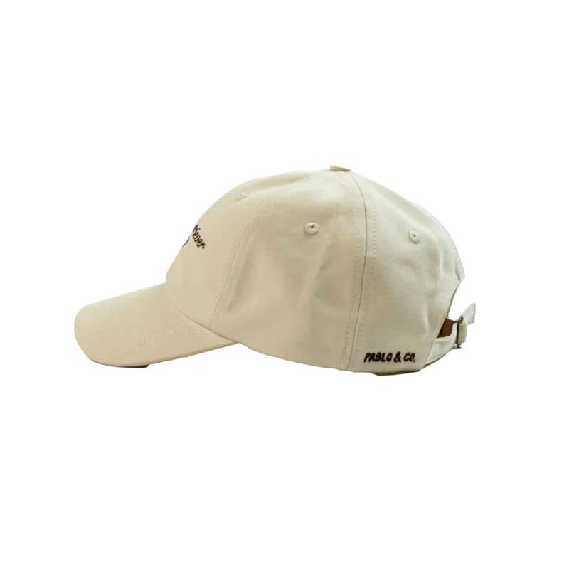 Casquette Pablo & Co en beige avec le texte brodé "Golden Retriever energy"