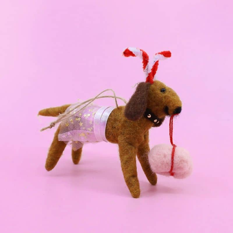 Décoration de Noël artisanal en feutre en forme de chien marrant et mignon avec une farce et un tutu