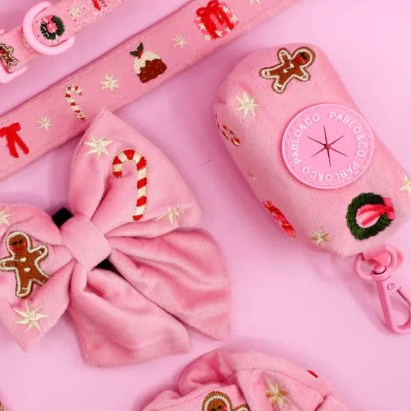 Poop bag en velours rose avec broderie de Noël collection Merry & Bright