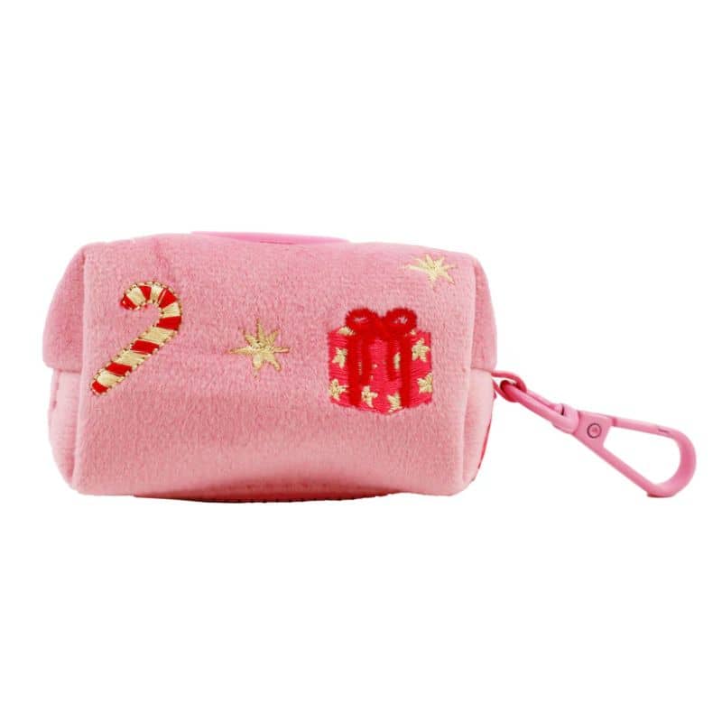 Détail du distributeur de sac à crotte de chien en velours rose de Pablo & Co