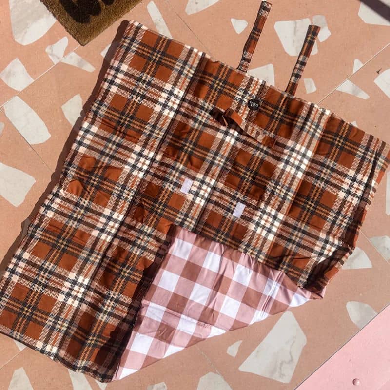 Deluxe Travel Mat pour chien : Vintage Plaid et Chocolate Gingham de Pablo & co