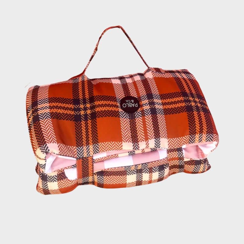 Tapis de voyage pour chien réversible carreaux marron et orange