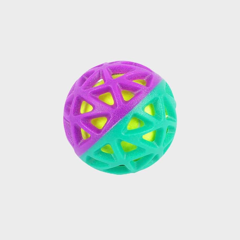 balle 2 en 1 colorée Go Go Astro Ball Play forme nid d'abeille, elle flotte et renferme une balle de tennis qui couine
