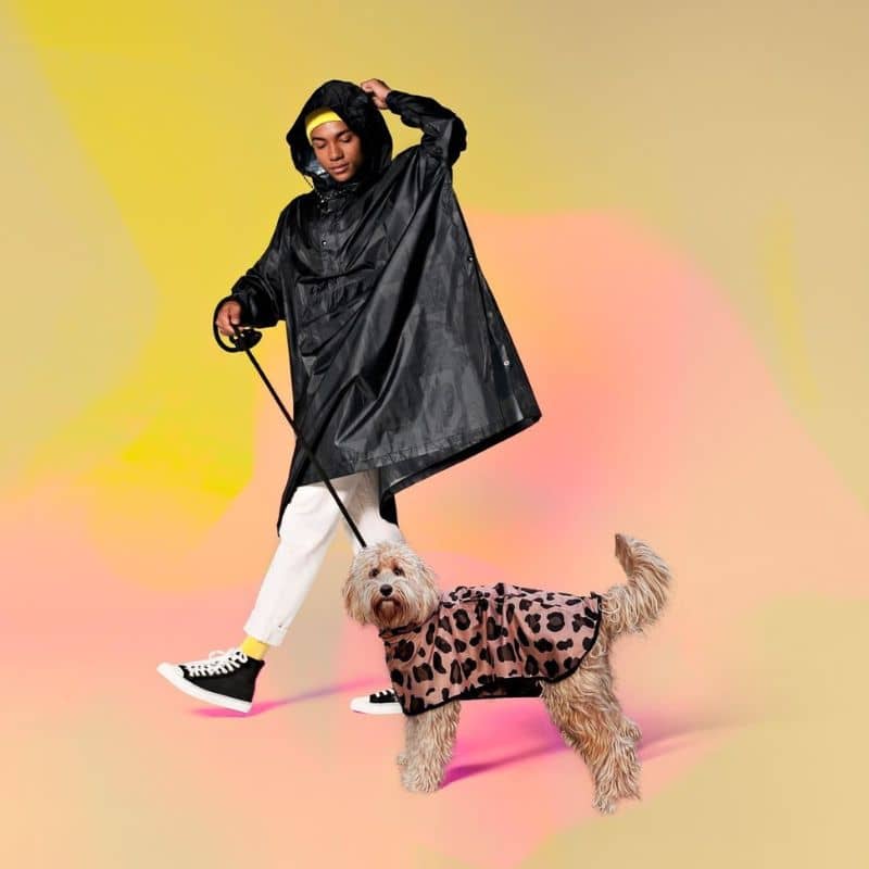 Imperméable unisexe pour la pluie assorti au chien Rainkiss motif Back to black en noir