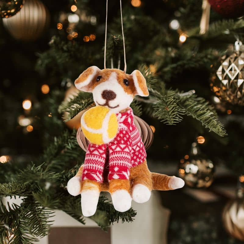 Décoration de Noël en feutre en forme de chien de Sasse and Belle