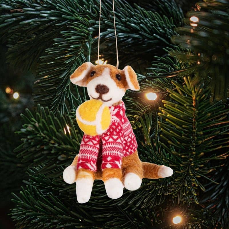 Décoration de Noël en feutre en forme de chien de Sass and Belle