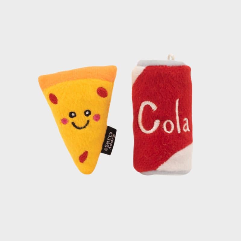 Duo de jouets pour chat en forme de part de pizza et une canette de coca à l'herbe à chat de la marque Zippyclaws