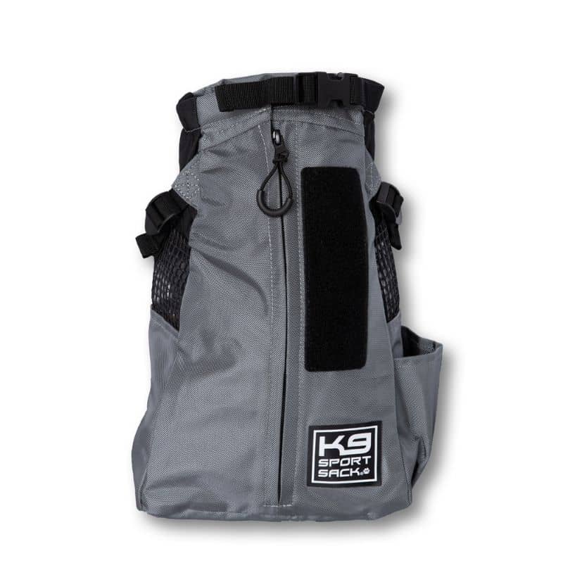 sac à dos de transport et randonnée Trainer pour chien de la marque K9 Sport Sack pour transporter les chiens - vue de face - couleur gris