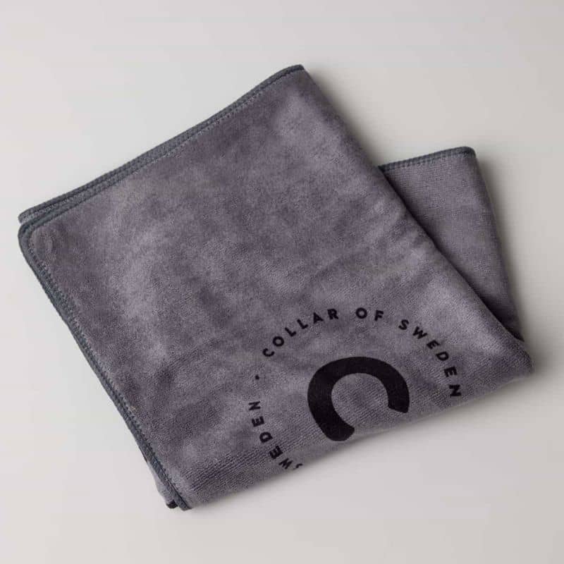 serviette grise en microfibre pour chien Collar of Sweden