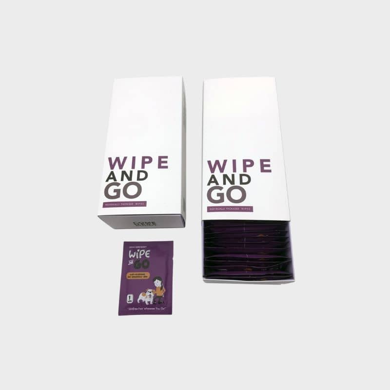 pack de 40 lingette individuelle pour chien Wipe & Go de la marque Come Here Buddy : lingette nettoyante à l'aloe vera facile à emporter