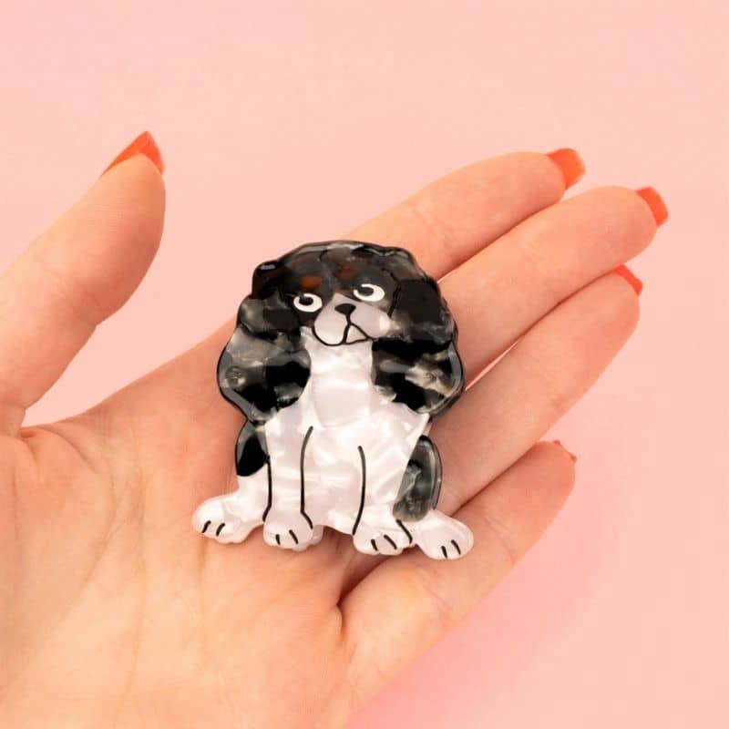 pince à cheveux cavalier king charles en forme de chien
