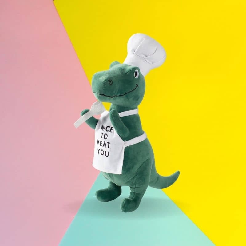 jouet peluche pour chien en forme de dinosaure chef cuisto "King of the Grill" par la marque Fringe Pet Shop