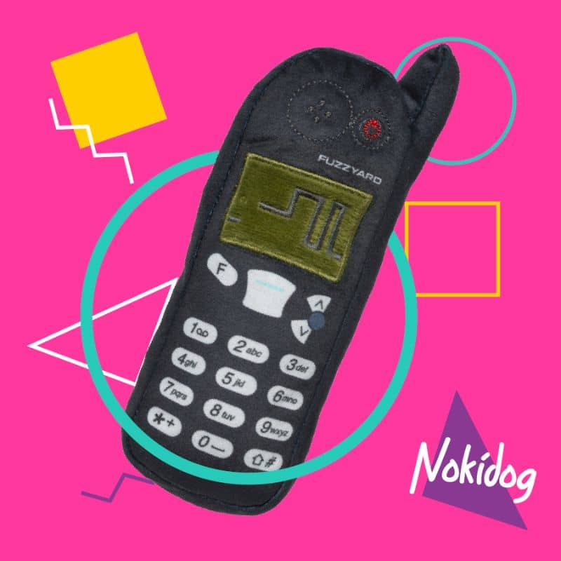 jouet peluche retro pour chien Fuzzyard en forme de téléphone portable 3310 avec jeu snake