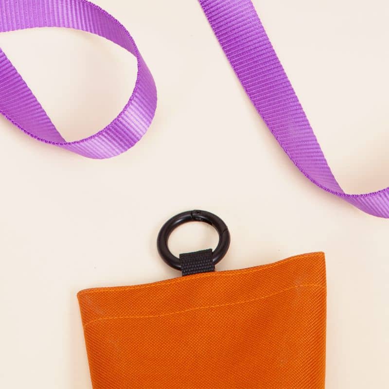 Pochette à friandises pour chien matière imperméable