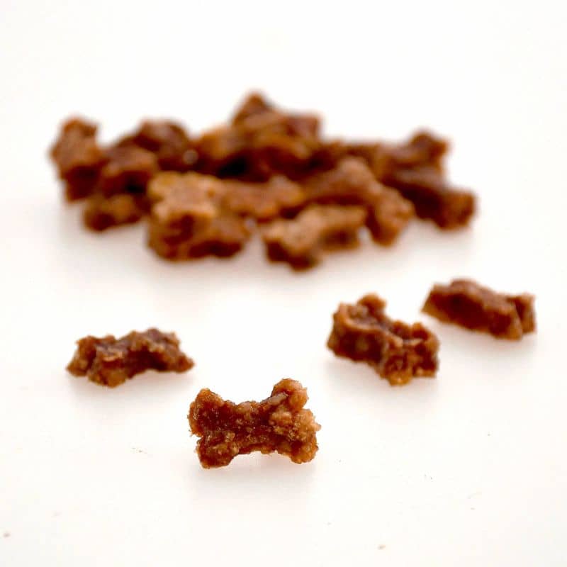 friandises naturelles pour l'éducation "training treats" pour chien en forme d'os mini bones boeuf Sanadog nouvelle marque Fresco 