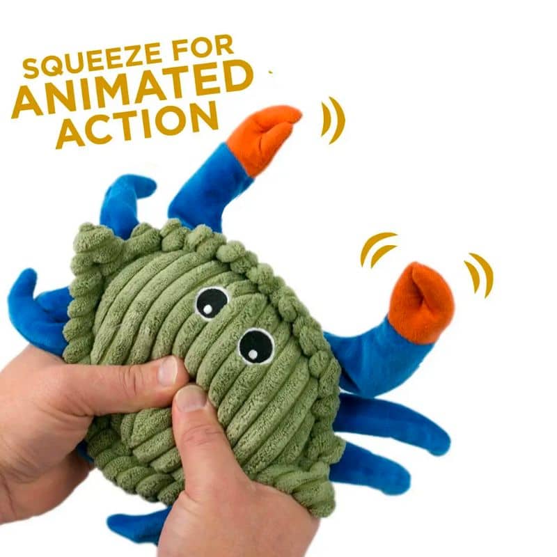 jouet interactif pour chien Tall Tails peluche en forme de crabe qui remue les pinces lorsque l'on appuie sur le couineur