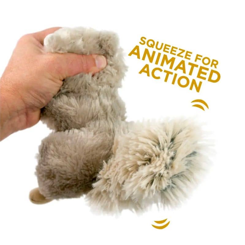 jouet interactif pour chien Tall Tails peluche en forme d'écureuil qui remue la queue lorsque l'on appuie sur le couineur
