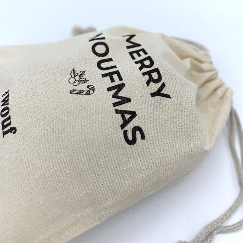pochette en coton Merry Woufmas pour votre chien à Noël détail