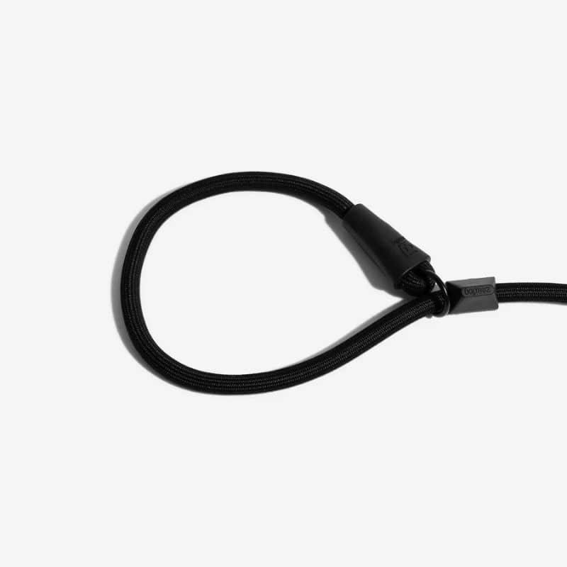 Détail laisse lasso pour chien couleur noir